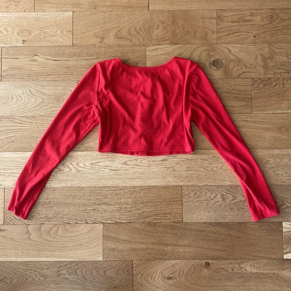 Red button up crop top - Picture 2 of 3